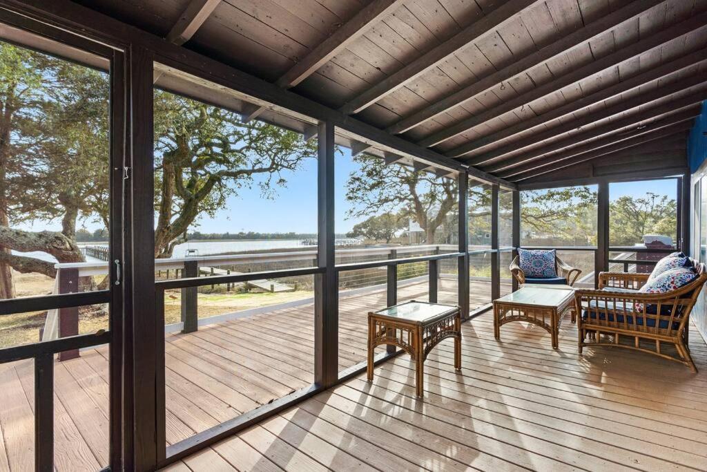 Вилла Dolphin Cove - Whole Waterfront House With Dock Ошен-Айл-Бич Экстерьер фото